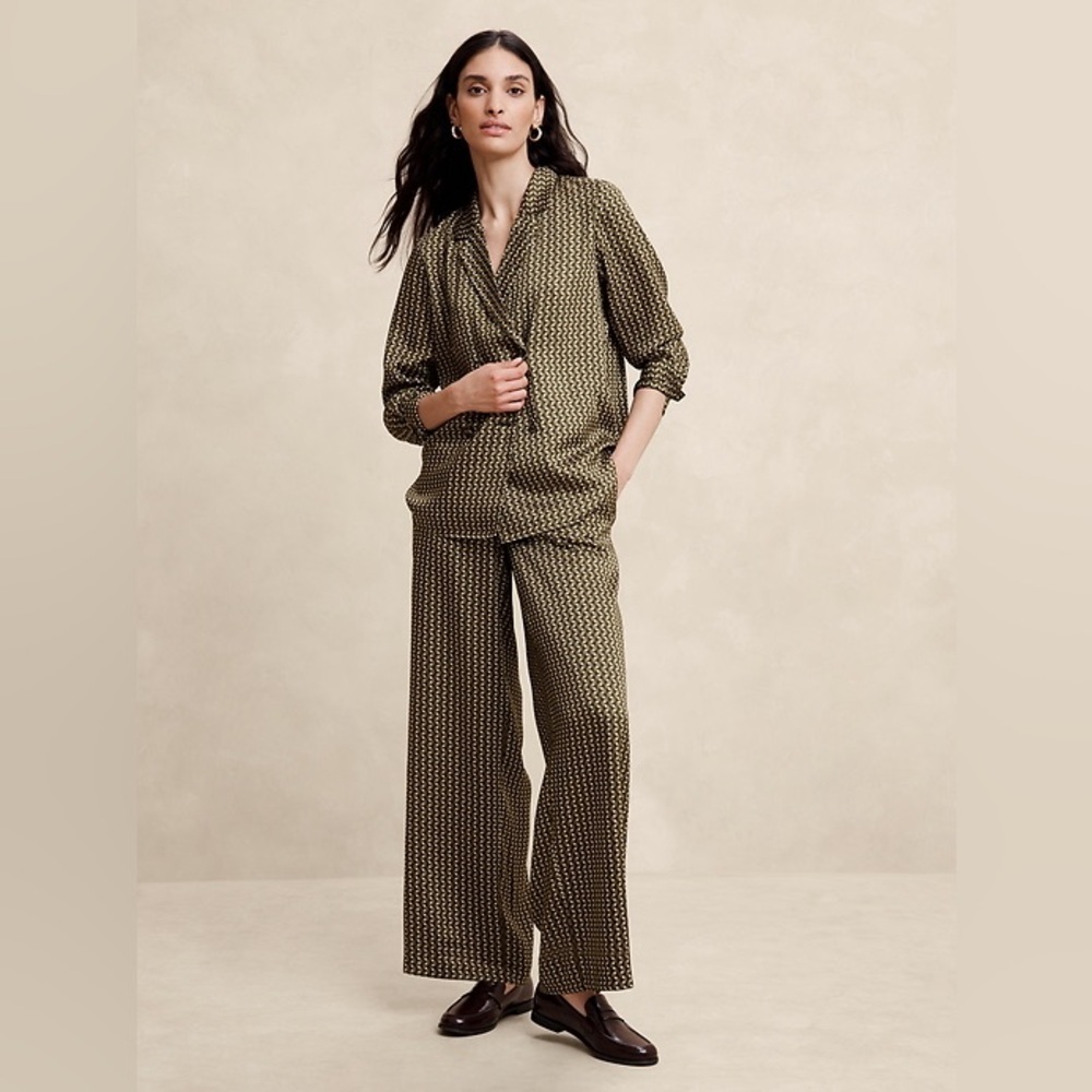 Banana Republic Satin Geometric Wide Leg Pant Suit